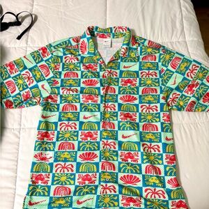 Nike Vibrant Graphic Men's Shirt - Red, Yellow, Blue